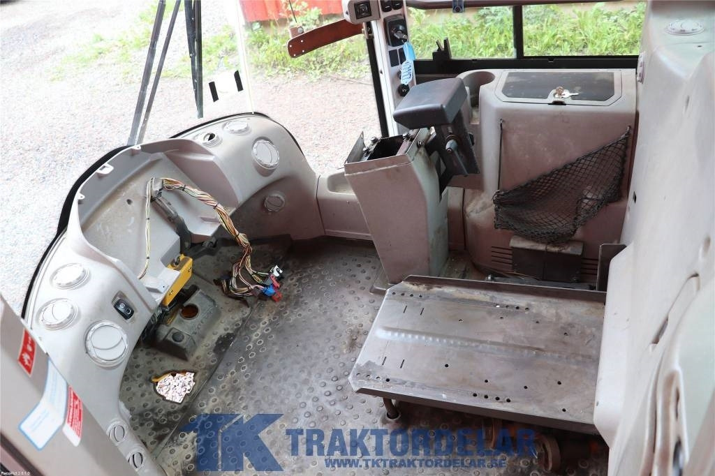 Volvo L 180 F - Kabīne - Celtniecības tehnika: foto 5 Volvo L 180 F - Kabīne - Celtniecības tehnika: foto 5