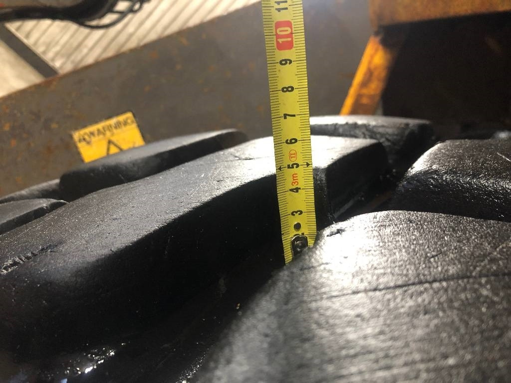 Volvo L 220 E Dismantled: only spare parts - Riteņu iekrāvējs: foto 4 Volvo L 220 E Dismantled: only spare parts - Riteņu iekrāvējs: foto 4