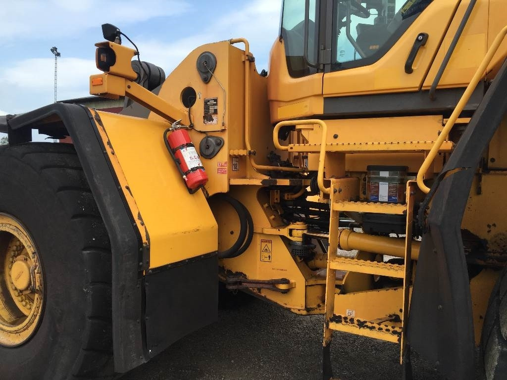 Volvo L 220 F Delar / Parts - Riteņu iekrāvējs: foto 3 Volvo L 220 F Delar / Parts - Riteņu iekrāvējs: foto 3