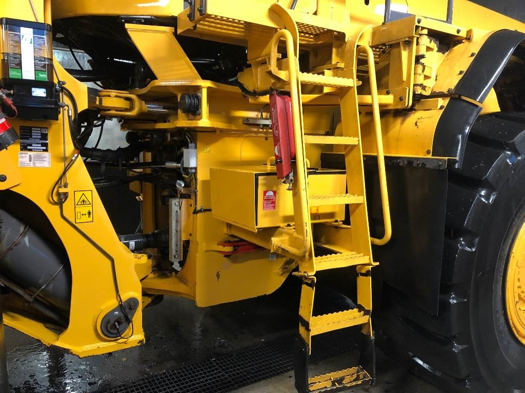 Volvo L 350 F Dismantled for parts - Riteņu iekrāvējs: foto 4 Volvo L 350 F Dismantled for parts - Riteņu iekrāvējs: foto 4