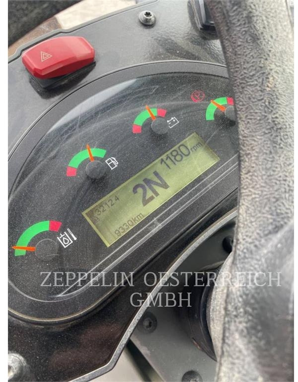 CAT 908M - Riteņu iekrāvējs: foto 5 CAT 908M - Riteņu iekrāvējs: foto 5