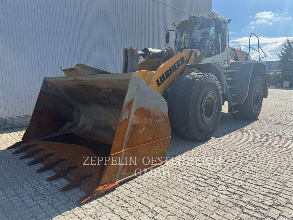 Liebherr L586 - Riteņu iekrāvējs: foto 1 Liebherr L586 - Riteņu iekrāvējs: foto 1
