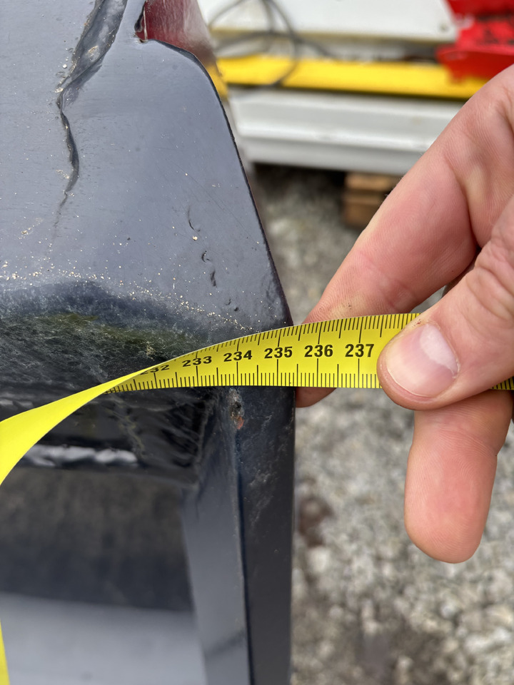 21453 Łyżka Objętościowa 2,3m 1,01 m3 z mocowaniem do ładowarki Claas Scorpion. - Iekrāvēja kauss: foto 3 21453 Łyżka Objętościowa 2,3m 1,01 m3 z mocowaniem do ładowarki Claas Scorpion. - Iekrāvēja kauss: foto 3