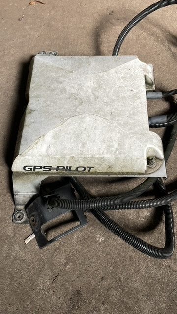 Antena gps pilot CLAAS GPS Antenne AG 262 RTK - Navigācijas sistēma - Lauksaimniecības tehnika: foto 1 Antena gps pilot CLAAS GPS Antenne AG 262 RTK - Navigācijas sistēma - Lauksaimniecības tehnika: foto 1