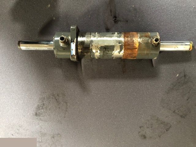 Carraro Siłownik Skrętu - Hidrauliskais cilindrs - Lauksaimniecības tehnika: foto 2 Carraro Siłownik Skrętu - Hidrauliskais cilindrs - Lauksaimniecības tehnika: foto 2