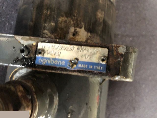 Carraro Siłownik Skrętu - Hidrauliskais cilindrs - Lauksaimniecības tehnika: foto 3 Carraro Siłownik Skrętu - Hidrauliskais cilindrs - Lauksaimniecības tehnika: foto 3