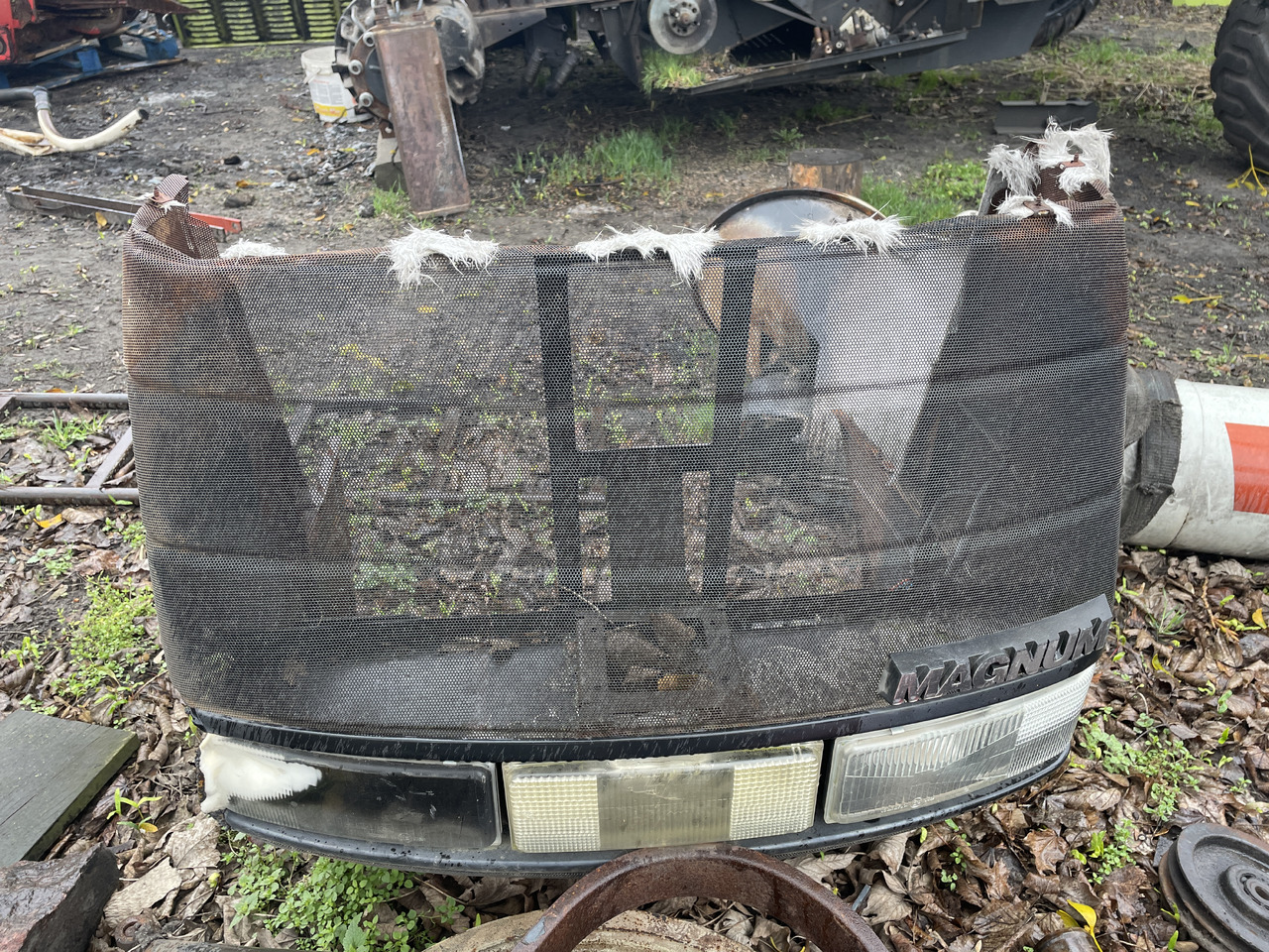 Case Magnum - grill kratka maski lampy - Radiatora reste - Lauksaimniecības tehnika: foto 1 Case Magnum - grill kratka maski lampy - Radiatora reste - Lauksaimniecības tehnika: foto 1