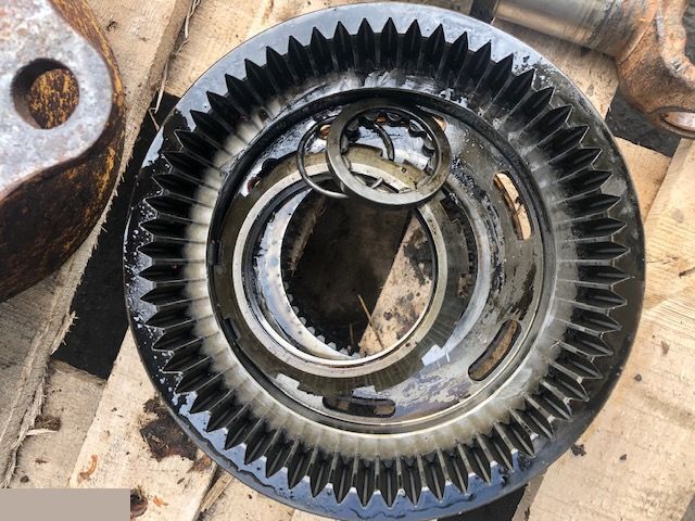 Caterpillar th414 - Dyferencjał - Diferenciālis - Lauksaimniecības tehnika: foto 1 Caterpillar th414 - Dyferencjał - Diferenciālis - Lauksaimniecības tehnika: foto 1