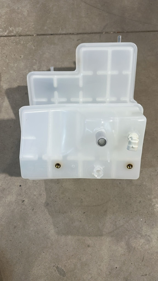 John Deere 7R 7210R 7270R 7230R 7250R 7310R Zbiornik chłodnicy Zbiornik Płynu RE579843 NOWY - Citas iekārtas: foto 1 John Deere 7R 7210R 7270R 7230R 7250R 7310R Zbiornik chłodnicy Zbiornik Płynu RE579843 NOWY - Citas iekārtas: foto 1