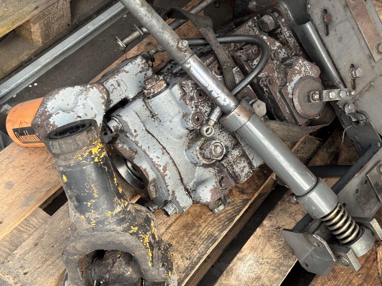 Claas 480 Wałek Napędu Skrzyni Biegów 0007694080 0006379471 0006376880 - Pusass - Lauksaimniecības tehnika: foto 4 Claas 480 Wałek Napędu Skrzyni Biegów 0007694080 0006379471 0006376880 - Pusass - Lauksaimniecības tehnika: foto 4