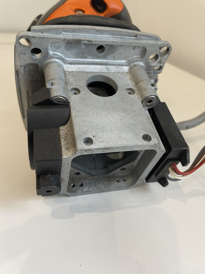 Claas Arion - joystick sterowanie 0011467450 - Kabīne un interjers - Lauksaimniecības tehnika: foto 3 Claas Arion - joystick sterowanie 0011467450 - Kabīne un interjers - Lauksaimniecības tehnika: foto 3