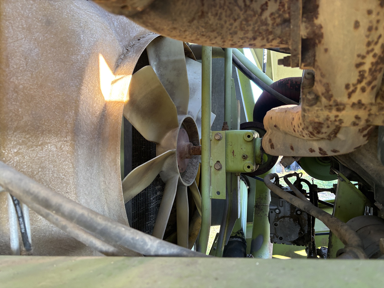 Claas Jaguar 820 840 860 Sprężarka Klimatyzacji 00 0625 999 1 0006259991 - Kondicioniera kompresors - Lauksaimniecības tehnika: foto 3 Claas Jaguar 820 840 860 Sprężarka Klimatyzacji 00 0625 999 1 0006259991 - Kondicioniera kompresors - Lauksaimniecības tehnika: foto 3