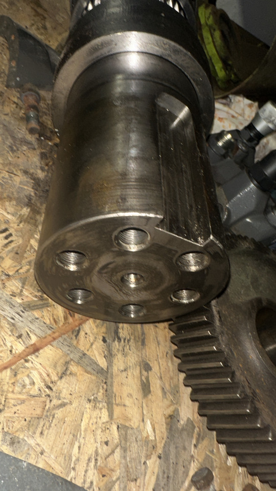 Claas LEXION 600 terra track Grimme Wał półoś napędową - Pusass - Lauksaimniecības tehnika: foto 4 Claas LEXION 600 terra track Grimme Wał półoś napędową - Pusass - Lauksaimniecības tehnika: foto 4