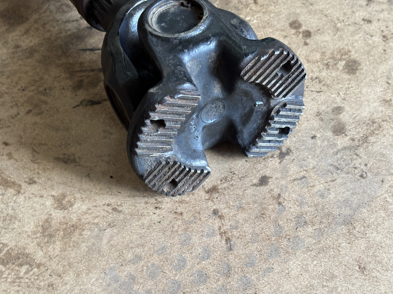 Claas Lexion 560 580 600 770 TerreraTrac Wał przegubowy półoś 0007642591 - Pusass - Lauksaimniecības tehnika: foto 3 Claas Lexion 560 580 600 770 TerreraTrac Wał przegubowy półoś 0007642591 - Pusass - Lauksaimniecības tehnika: foto 3