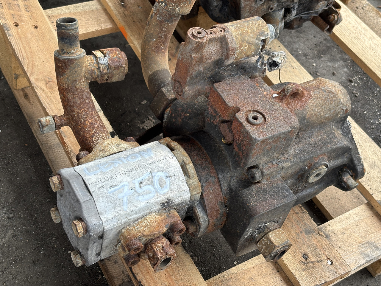 Claas Lexion 750 Danfos Bosch Rexroth Pompa Hydrauliczna KRR045DECD2NN KRR045 83024430 - Hidrauliskais sūknis - Lauksaimniecības tehnika: foto 3 Claas Lexion 750 Danfos Bosch Rexroth Pompa Hydrauliczna KRR045DECD2NN KRR045 83024430 - Hidrauliskais sūknis - Lauksaimniecības tehnika: foto 3