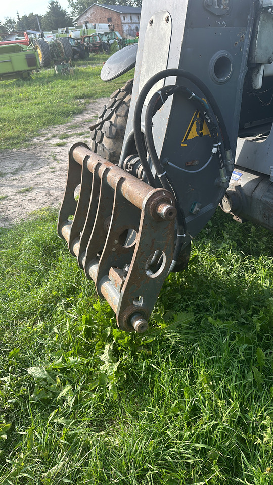 Claas Scorpion Karetka adapter nośnik narzędzi - Ātrā sakabe - Lauksaimniecības tehnika: foto 3 Claas Scorpion Karetka adapter nośnik narzędzi - Ātrā sakabe - Lauksaimniecības tehnika: foto 3