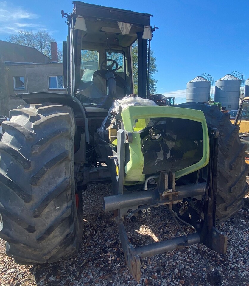 Claas Xerion 3300 Trac - Opony 650/85 R38 TRELLEBORG - Riepa - Traktors: foto 4 Claas Xerion 3300 Trac - Opony 650/85 R38 TRELLEBORG - Riepa - Traktors: foto 4