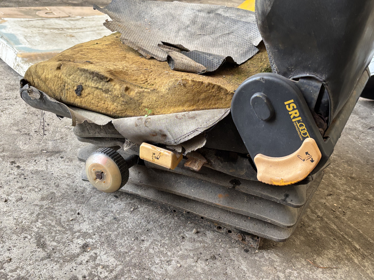 Dieci 185 - Ładowarka Teleskopowa - Fotel Kierowcy Siedzenie - Sēdeklis - Teleskopiskais iekrāvējs: foto 4 Dieci 185 - Ładowarka Teleskopowa - Fotel Kierowcy Siedzenie - Sēdeklis - Teleskopiskais iekrāvējs: foto 4