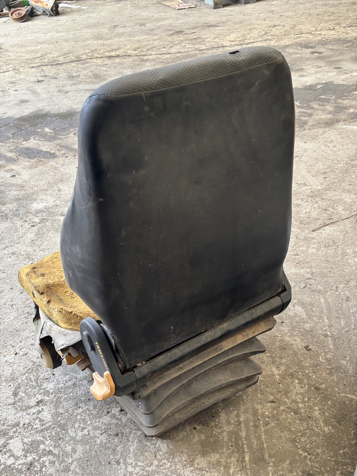 Dieci 185 - Ładowarka Teleskopowa - Fotel Kierowcy Siedzenie - Sēdeklis - Teleskopiskais iekrāvējs: foto 2 Dieci 185 - Ładowarka Teleskopowa - Fotel Kierowcy Siedzenie - Sēdeklis - Teleskopiskais iekrāvējs: foto 2