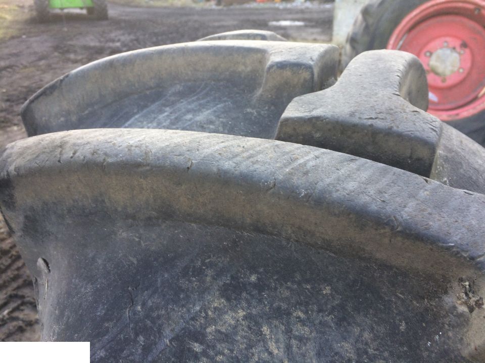 FELGA DW 16x26 , OPONA firestone 23.1 - 26 , Claas Dominator - Ritenis - Lauksaimniecības tehnika: foto 2 FELGA DW 16x26 , OPONA firestone 23.1 - 26 , Claas Dominator - Ritenis - Lauksaimniecības tehnika: foto 2