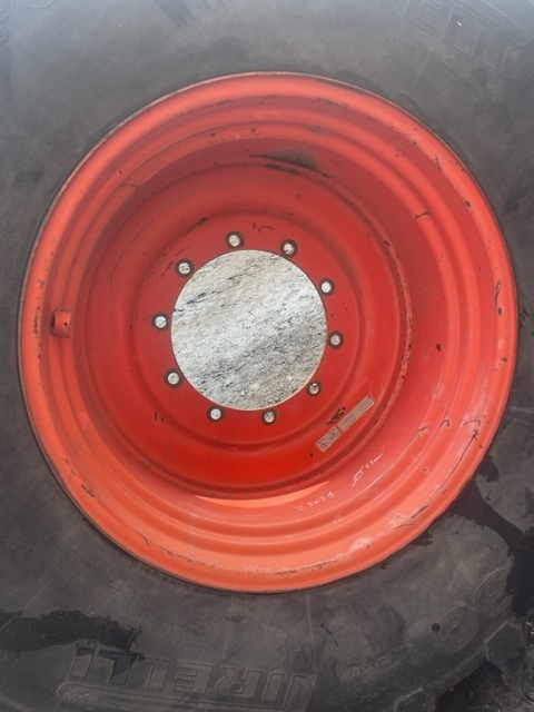 Felga claas xerion DW23x38 , Dw 23x38 - Riteņa disks - Lauksaimniecības tehnika: foto 1 Felga claas xerion DW23x38 , Dw 23x38 - Riteņa disks - Lauksaimniecības tehnika: foto 1