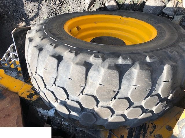 Felgi Jcb 16x24 - Riteņa disks - Iekraušanas tehnika: foto 4 Felgi Jcb 16x24 - Riteņa disks - Iekraušanas tehnika: foto 4