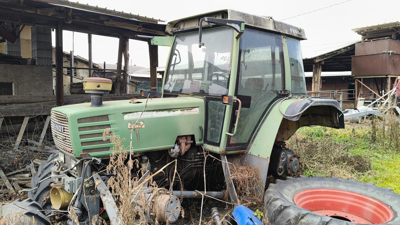 Fendt 309 - na części - błotniki - Virsbūve un ārpuse - Traktors: foto 2 Fendt 309 - na części - błotniki - Virsbūve un ārpuse - Traktors: foto 2