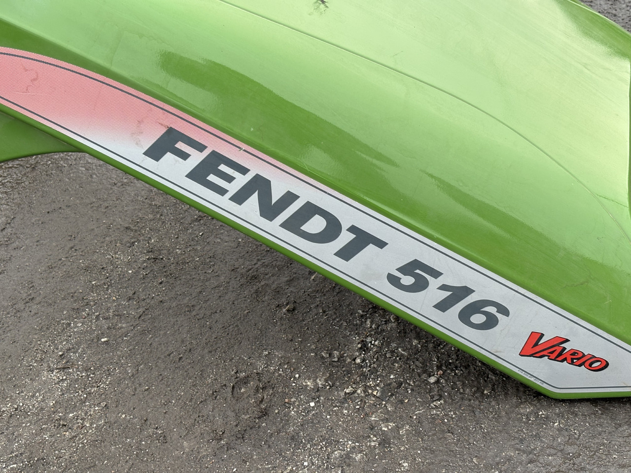 Fendt 516 Vario Maska - Motora pārsegs - Lauksaimniecības tehnika: foto 2 Fendt 516 Vario Maska - Motora pārsegs - Lauksaimniecības tehnika: foto 2