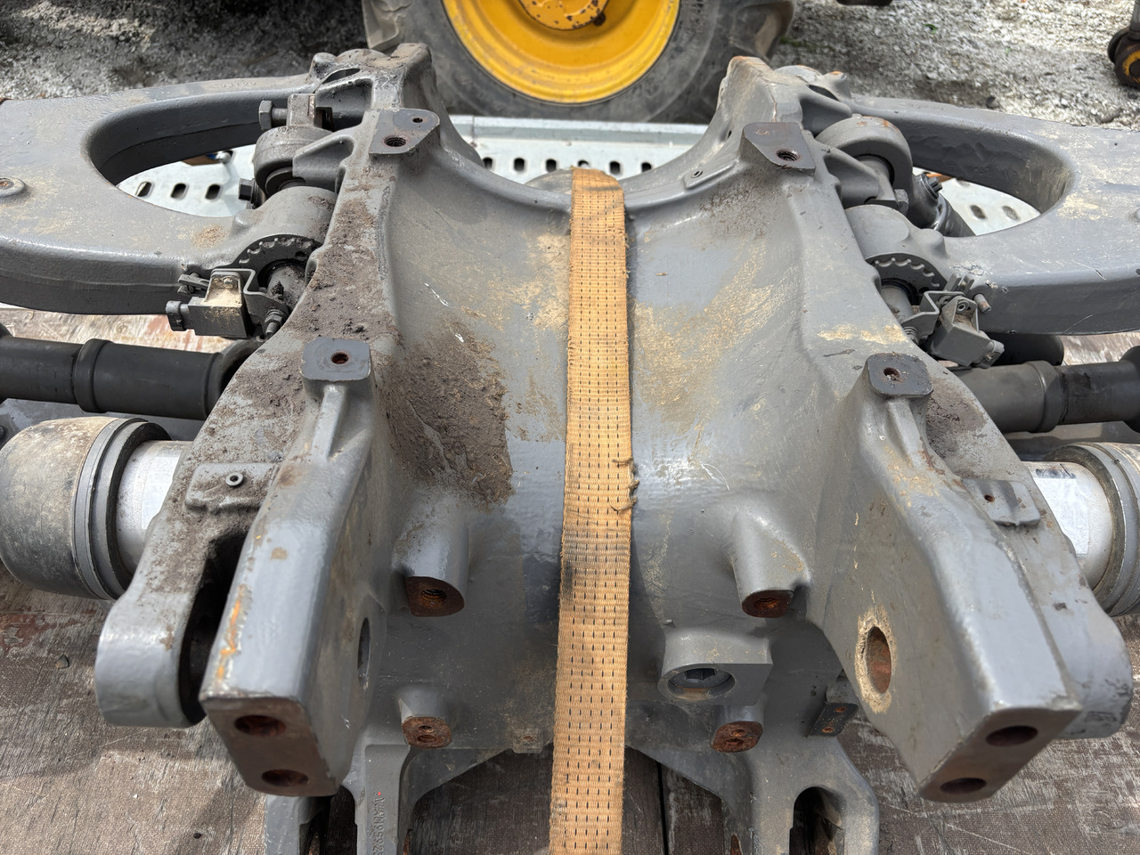 Fendt 936 939 Vario - most przedni CZĘŚCI - zwolnica zwrotnica obudowa siłownik 980/10141854 - Grozāmass - Lauksaimniecības tehnika: foto 5 Fendt 936 939 Vario - most przedni CZĘŚCI - zwolnica zwrotnica obudowa siłownik 980/10141854 - Grozāmass - Lauksaimniecības tehnika: foto 5