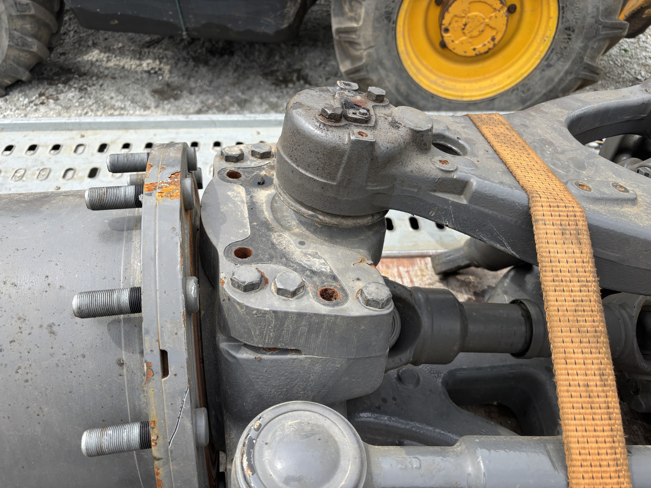 Fendt 936 939 Vario - most przedni CZĘŚCI - zwolnica zwrotnica obudowa siłownik 980/10141854 - Grozāmass - Lauksaimniecības tehnika: foto 3 Fendt 936 939 Vario - most przedni CZĘŚCI - zwolnica zwrotnica obudowa siłownik 980/10141854 - Grozāmass - Lauksaimniecības tehnika: foto 3