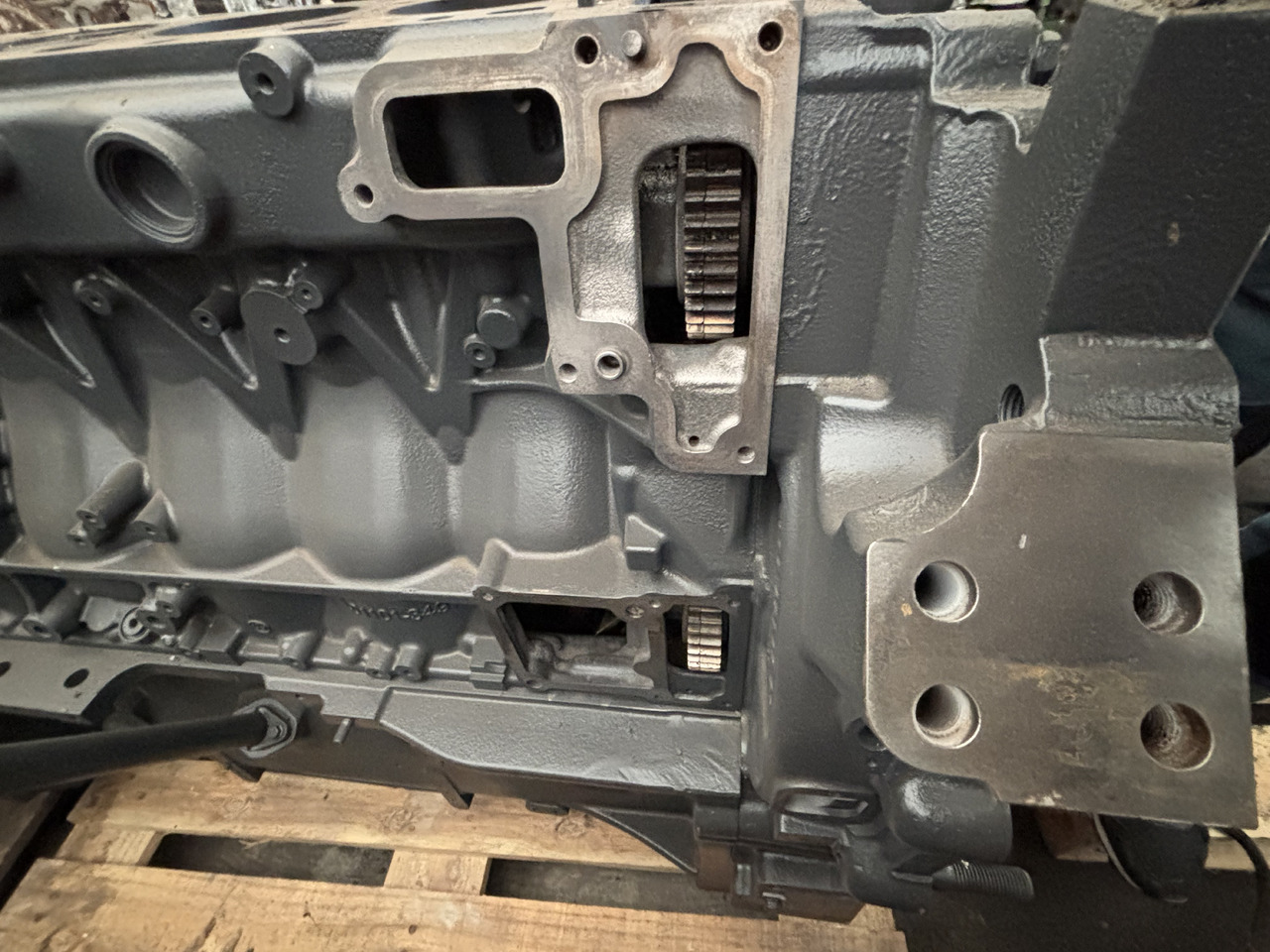 Fendt 936 Gen 7 Silnik D1556LE523 Miska Olejowa H218PF150163A CZĘŚCI - Eļļas panna - Traktors: foto 4 Fendt 936 Gen 7 Silnik D1556LE523 Miska Olejowa H218PF150163A CZĘŚCI - Eļļas panna - Traktors: foto 4