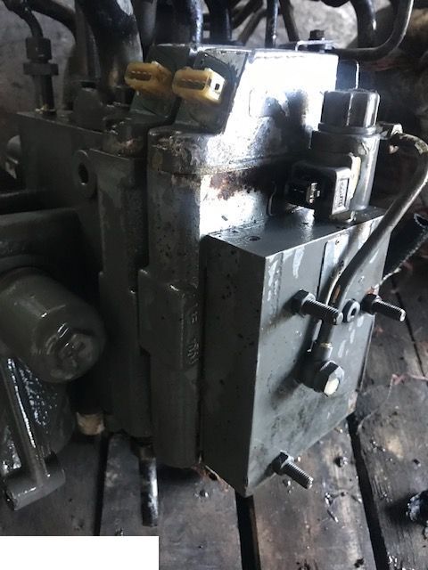 Fendt - Bloki Zaworowe - Hidrauliskais vārsts - Lauksaimniecības tehnika: foto 2 Fendt - Bloki Zaworowe - Hidrauliskais vārsts - Lauksaimniecības tehnika: foto 2