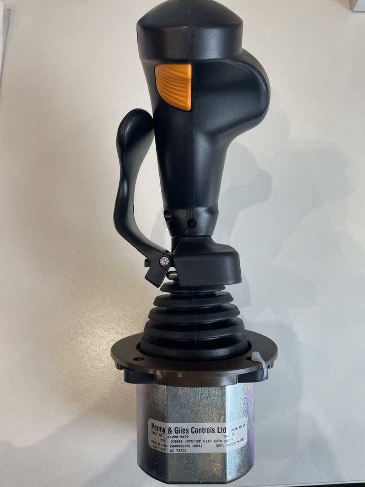 John Deere 3220 3420 ładowarka - joystick AZ72231 - Kabīne un interjers - Teleskopiskais iekrāvējs: foto 1 John Deere 3220 3420 ładowarka - joystick AZ72231 - Kabīne un interjers - Teleskopiskais iekrāvējs: foto 1
