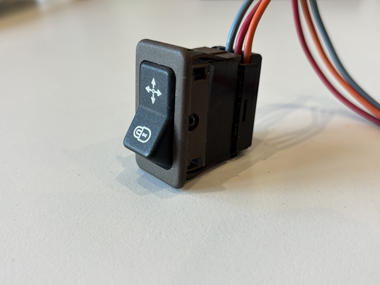 John Deere 6020 6120 6510 6820 7420 8230 Przełącznik kołyskowy AL113865 - Stūres statnes slēdzis - Lauksaimniecības tehnika: foto 2 John Deere 6020 6120 6510 6820 7420 8230 Przełącznik kołyskowy AL113865 - Stūres statnes slēdzis - Lauksaimniecības tehnika: foto 2