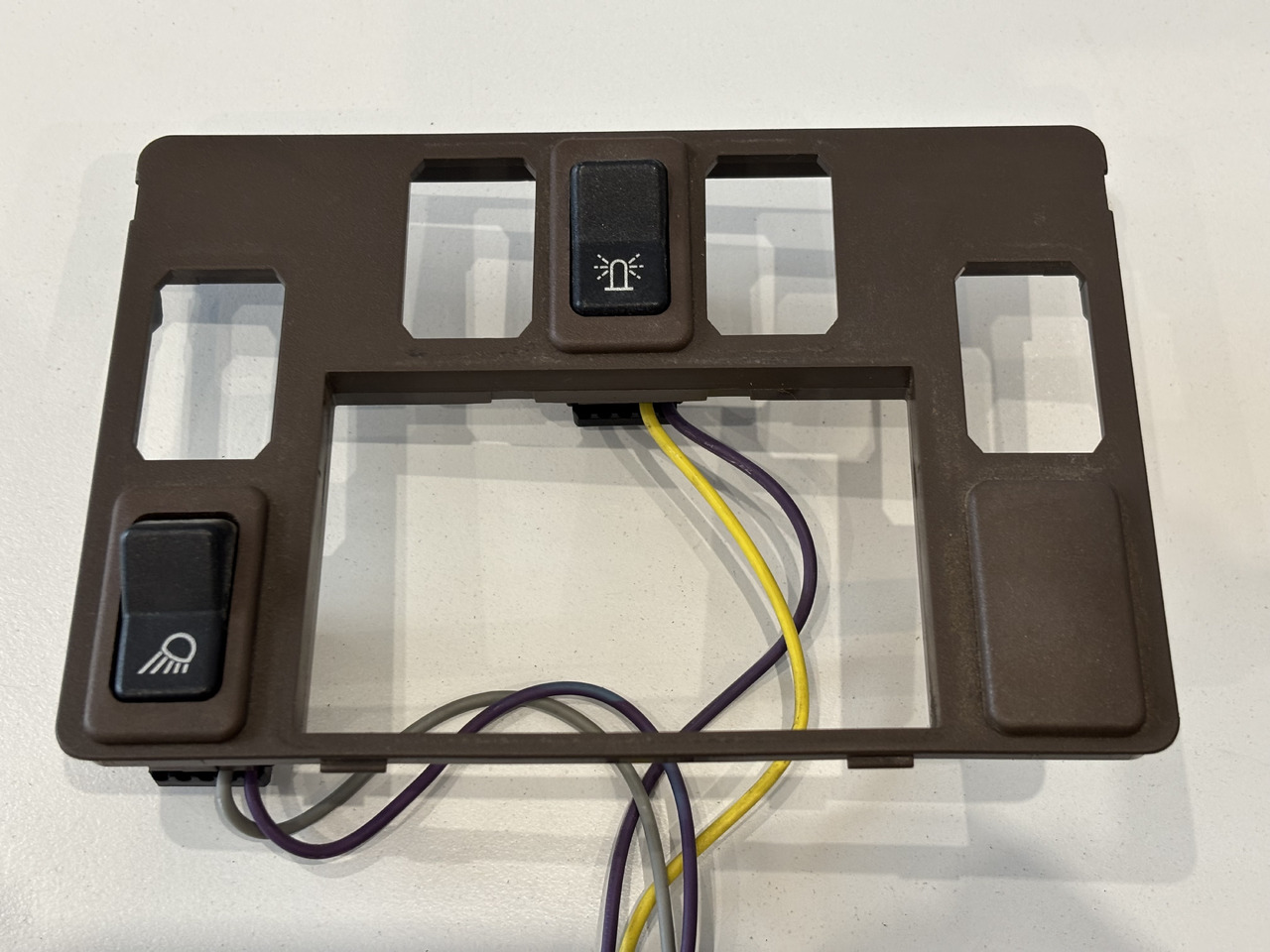 John Deere 6110 6210 Płytka Obudowa Ramka Włącznik Przełącznik L113569 AL114046 AL114047 - Kabīne un interjers - Lauksaimniecības tehnika: foto 1 John Deere 6110 6210 Płytka Obudowa Ramka Włącznik Przełącznik L113569 AL114046 AL114047 - Kabīne un interjers - Lauksaimniecības tehnika: foto 1