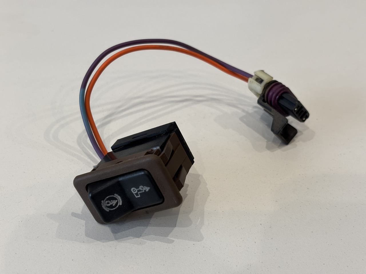 John Deere 6110 6210 Przełącznik Przycisk AL114044 - Elektrosistēma - Lauksaimniecības tehnika: foto 1 John Deere 6110 6210 Przełącznik Przycisk AL114044 - Elektrosistēma - Lauksaimniecības tehnika: foto 1