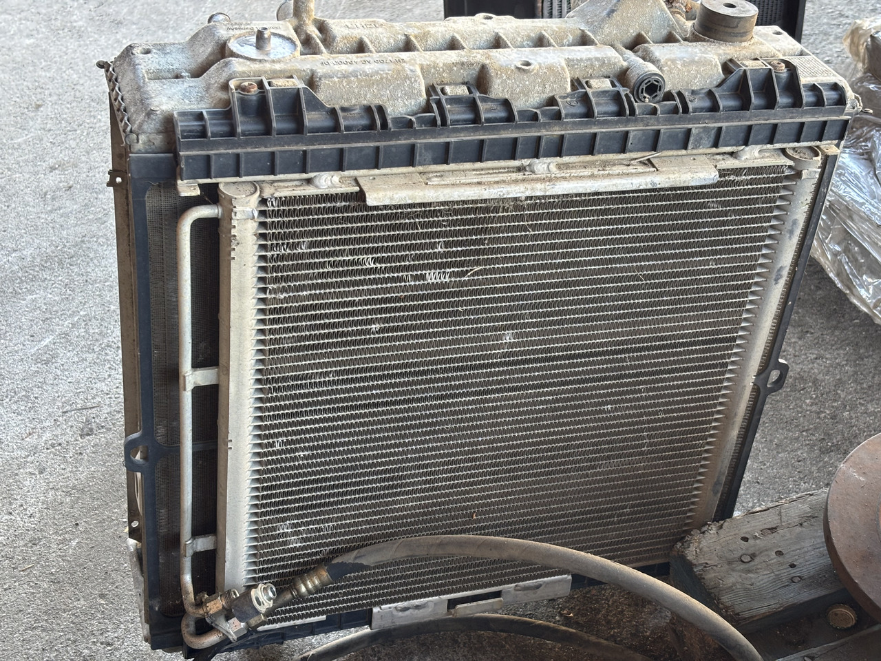 John Deere 6430 Chłodnica AL209032 - Radiators - Lauksaimniecības tehnika: foto 1 John Deere 6430 Chłodnica AL209032 - Radiators - Lauksaimniecības tehnika: foto 1