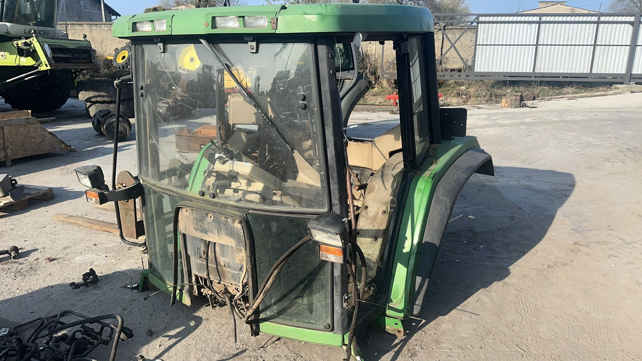 John Deere 6810 - kabina - części - Kabīne - Lauksaimniecības tehnika: foto 1 John Deere 6810 - kabina - części - Kabīne - Lauksaimniecības tehnika: foto 1