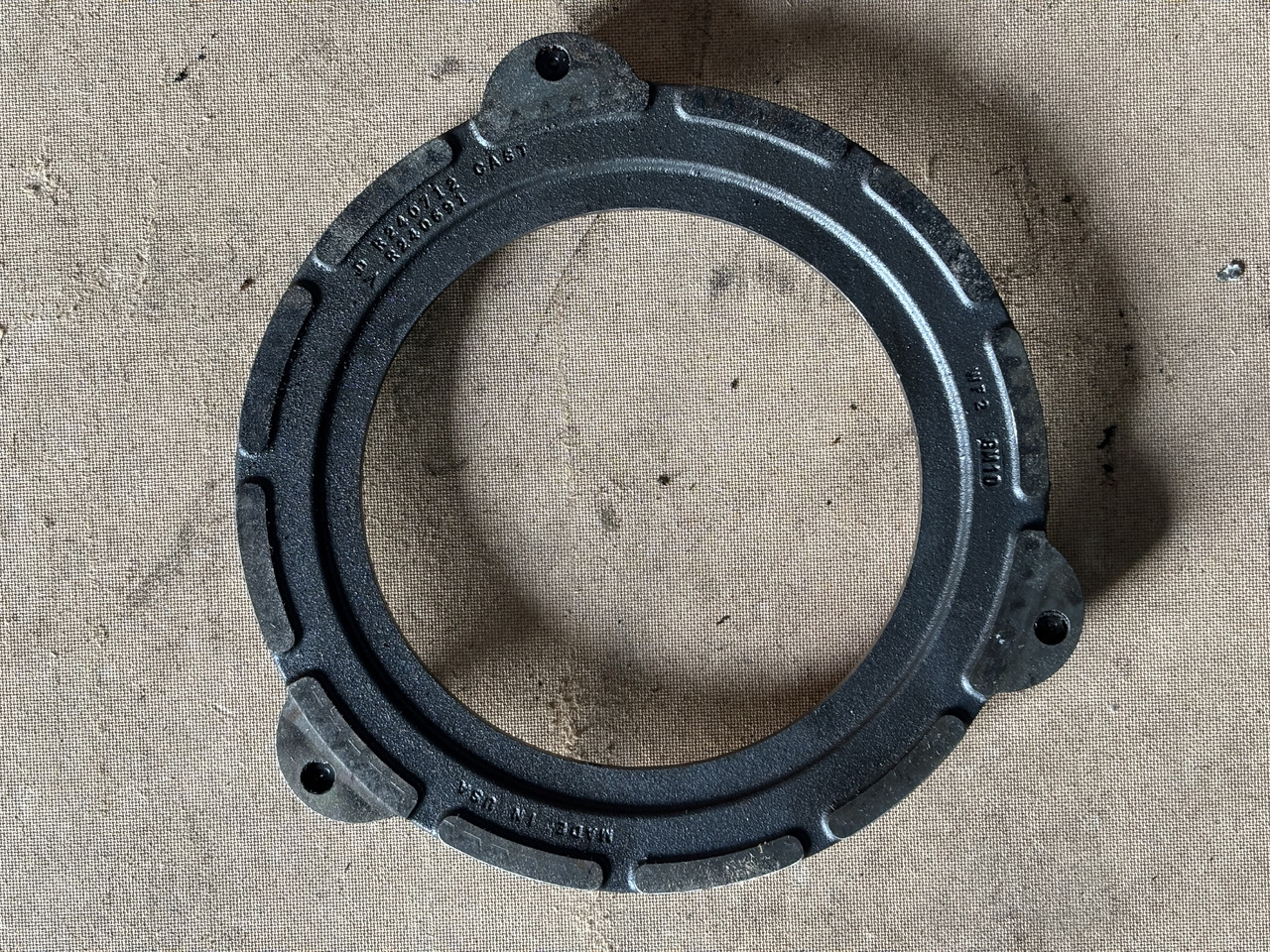 John Deere 6830 6930 7330 7425 Docisk Hamulca Płytka R240691 - Bremžu disks - Lauksaimniecības tehnika: foto 3 John Deere 6830 6930 7330 7425 Docisk Hamulca Płytka R240691 - Bremžu disks - Lauksaimniecības tehnika: foto 3