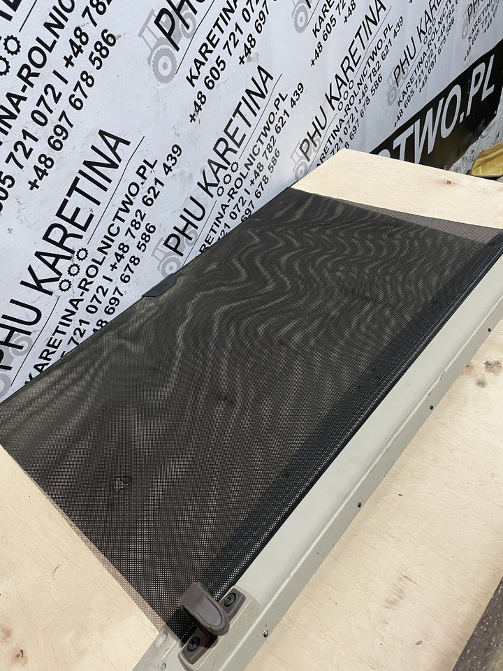 John Deere 6920 6920S - osłona roleta - Logs un rezerves daļas - Lauksaimniecības tehnika: foto 3 John Deere 6920 6920S - osłona roleta - Logs un rezerves daļas - Lauksaimniecības tehnika: foto 3