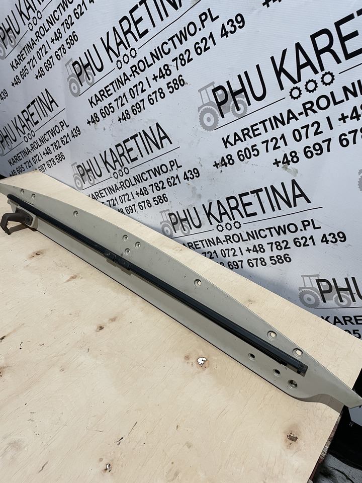 John Deere 6920 6920S - osłona roleta - Logs un rezerves daļas - Lauksaimniecības tehnika: foto 2 John Deere 6920 6920S - osłona roleta - Logs un rezerves daļas - Lauksaimniecības tehnika: foto 2