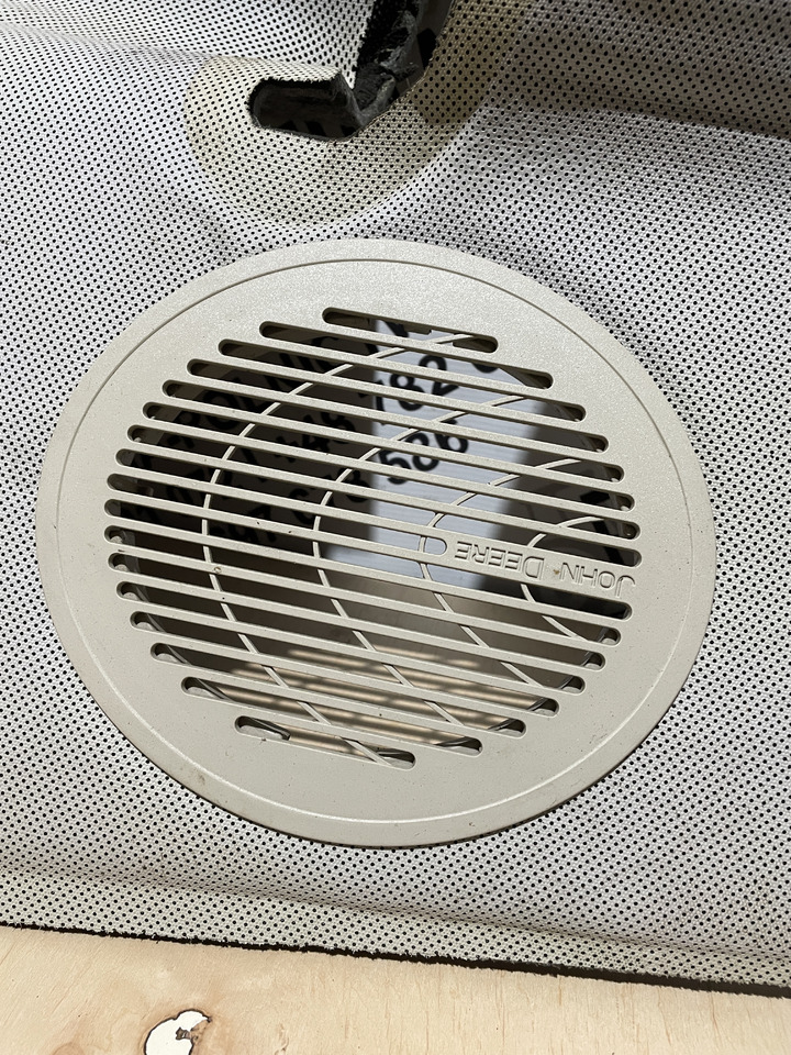 John Deere 6920S - podsufitka tapicerka podbitka panel AL159016 - Kabīne un interjers - Lauksaimniecības tehnika: foto 5 John Deere 6920S - podsufitka tapicerka podbitka panel AL159016 - Kabīne un interjers - Lauksaimniecības tehnika: foto 5