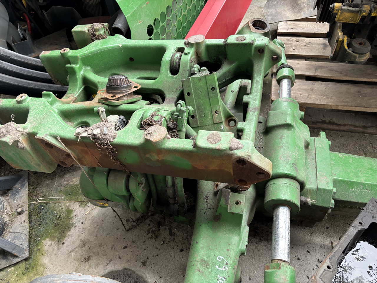 John Deere 6930 Wspornik Osi Przedniej Oś Podporowa z TLS Miękka L173793 L169280 - Asis un rezerves daļas - Lauksaimniecības tehnika: foto 1 John Deere 6930 Wspornik Osi Przedniej Oś Podporowa z TLS Miękka L173793 L169280 - Asis un rezerves daļas - Lauksaimniecības tehnika: foto 1