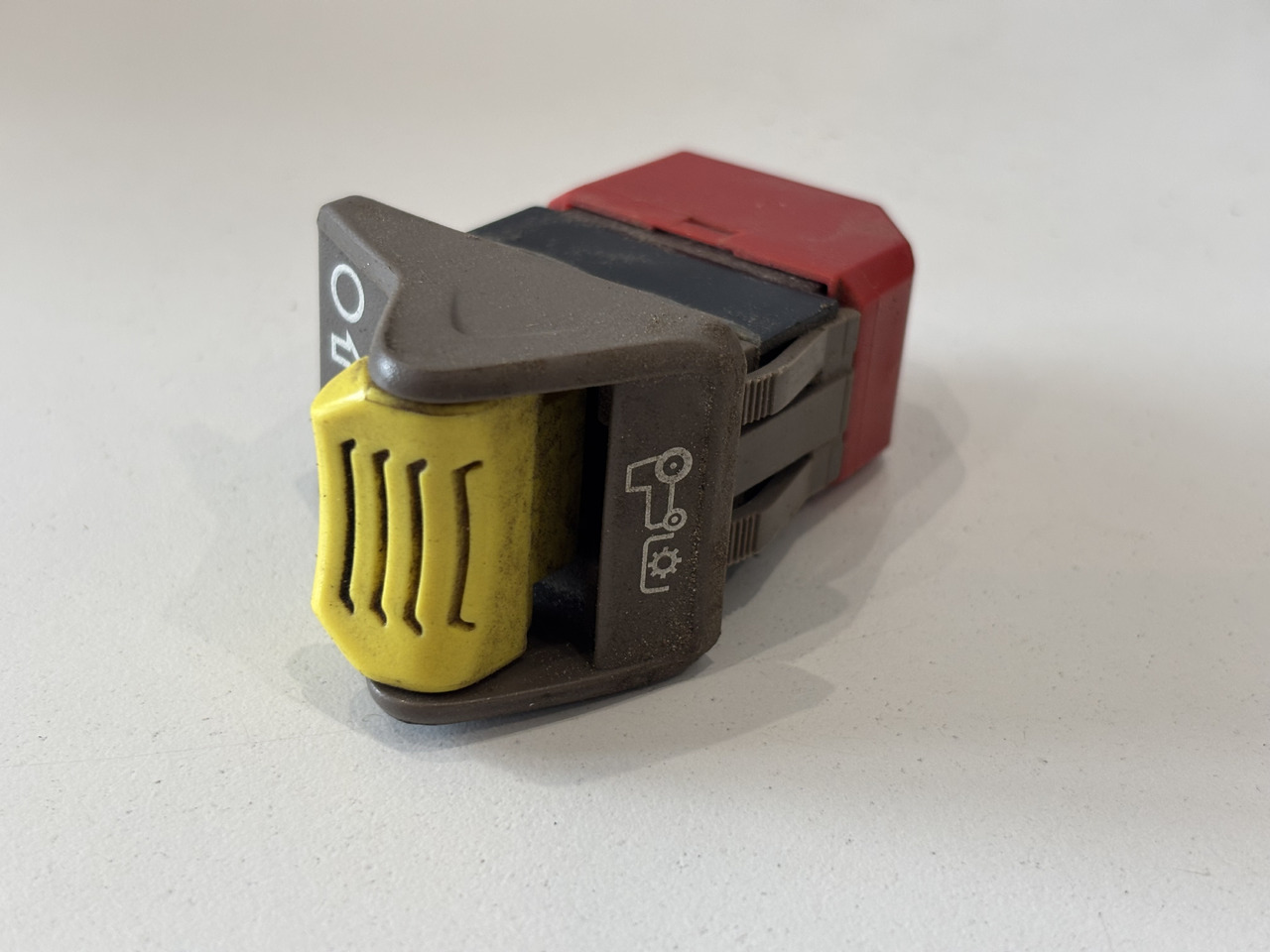 John Deere 6M 6R 6xxx Przełącznik Sterowania WOM AL218838 - Elektrosistēma - Lauksaimniecības tehnika: foto 1 John Deere 6M 6R 6xxx Przełącznik Sterowania WOM AL218838 - Elektrosistēma - Lauksaimniecības tehnika: foto 1