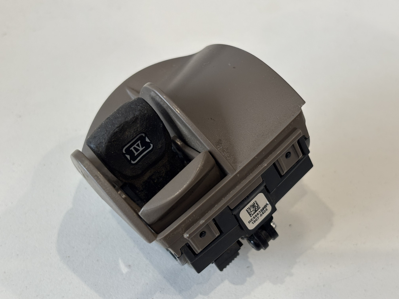 John Deere 6R 7M 6xxx 7xxx 8xxx 9xxx Lewy Moduł Sterujący Przełącznik RE588399 - Elektrosistēma - Lauksaimniecības tehnika: foto 2 John Deere 6R 7M 6xxx 7xxx 8xxx 9xxx Lewy Moduł Sterujący Przełącznik RE588399 - Elektrosistēma - Lauksaimniecības tehnika: foto 2