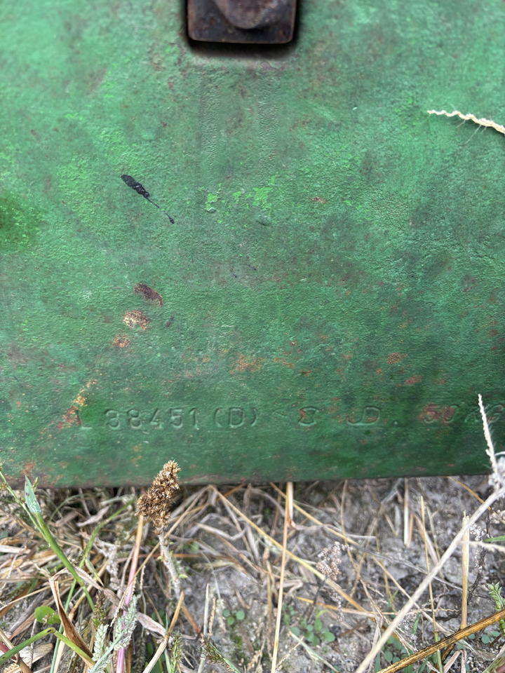 John Deere 6xxx - obciążnik walizkowy balast 50kg L38451 L225318 - Golfa mašīna: foto 2 John Deere 6xxx - obciążnik walizkowy balast 50kg L38451 L225318 - Golfa mašīna: foto 2