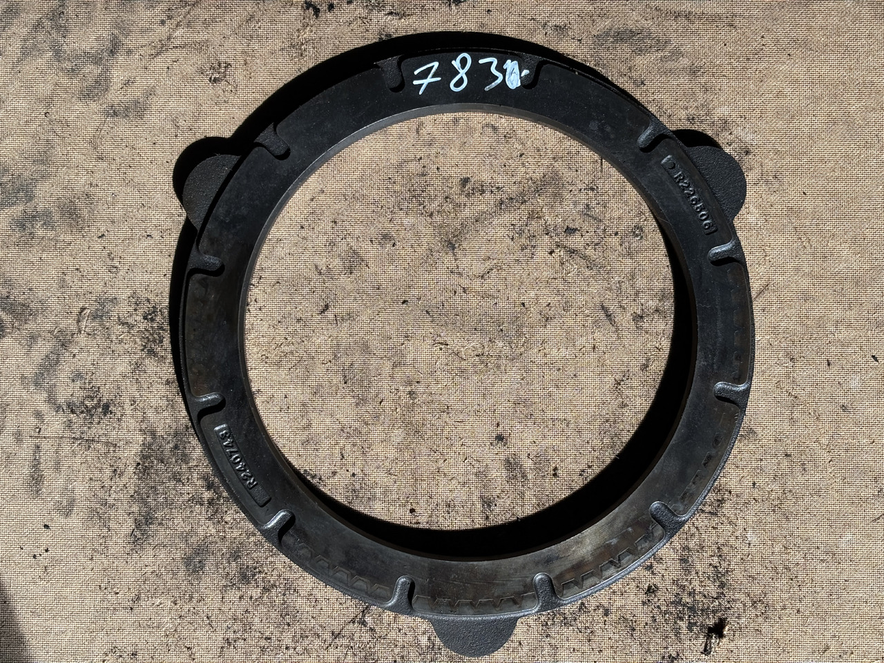 John Deere 7200 7230 7630 7830 7930 7M 230 Docisk Hamulca Płytka R226506 R240743 - Bremžu disks - Lauksaimniecības tehnika: foto 1 John Deere 7200 7230 7630 7830 7930 7M 230 Docisk Hamulca Płytka R226506 R240743 - Bremžu disks - Lauksaimniecības tehnika: foto 1