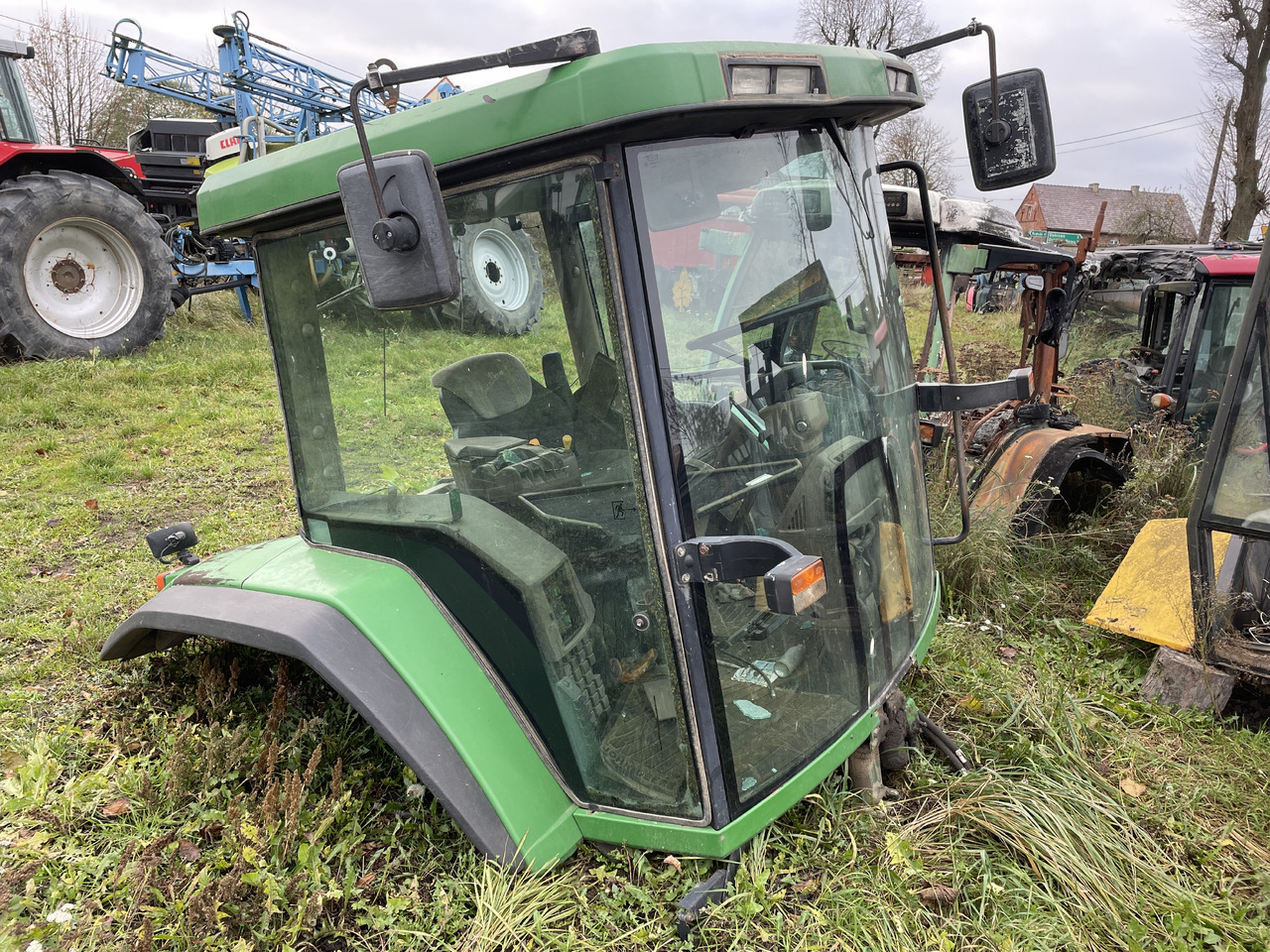 John Deere 8210 - kabina dach plastiki lusterko - Kabīne - Traktors: foto 1 John Deere 8210 - kabina dach plastiki lusterko - Kabīne - Traktors: foto 1