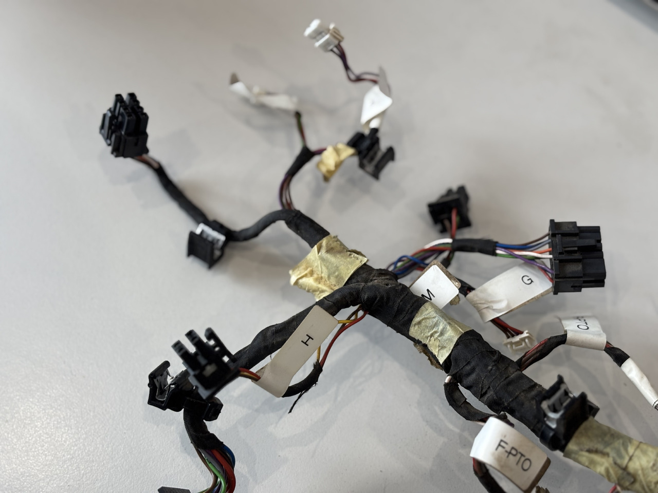 John Deere Wiązka Elektronika Kabli Podłokietnika NGOI MFTC AL222738 - Kabeļis/ Vadis - Lauksaimniecības tehnika: foto 4 John Deere Wiązka Elektronika Kabli Podłokietnika NGOI MFTC AL222738 - Kabeļis/ Vadis - Lauksaimniecības tehnika: foto 4