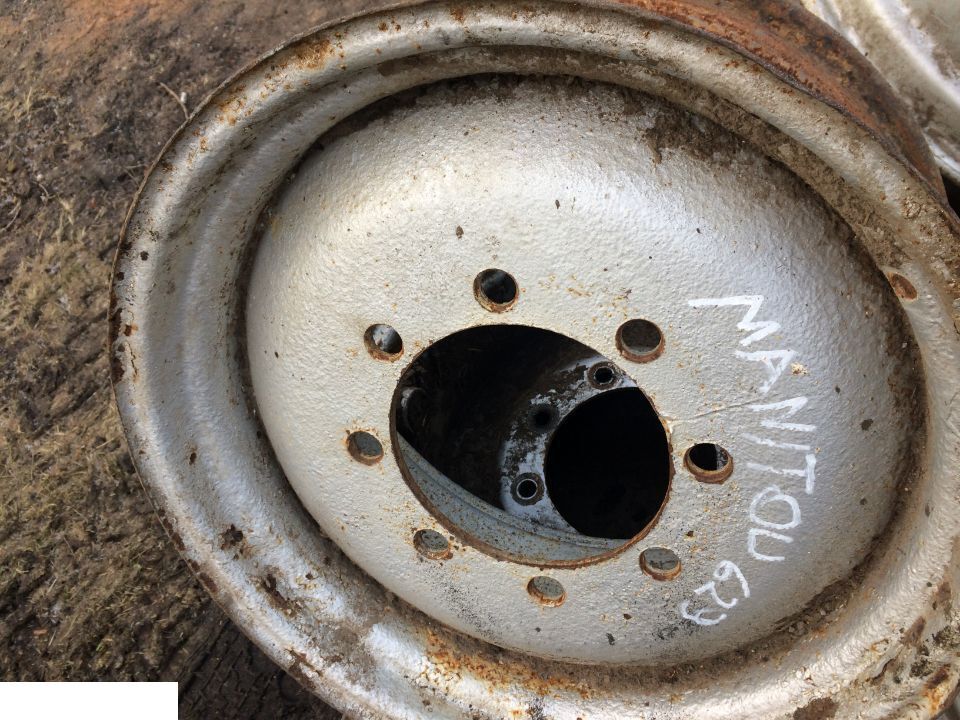 Ritenis - Iekraušanas tehnika Koło John Deere 4400 - 405/70-24: foto 8 Ritenis - Iekraušanas tehnika Koło John Deere 4400 - 405/70-24: foto 8